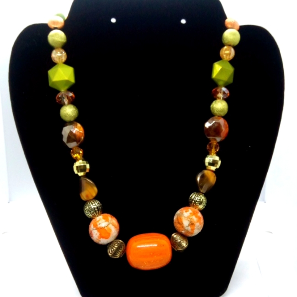 🆕 Lt. Green/Orange/Gold/Brown/White beaded NECKLACE *@HANDMADE Original*